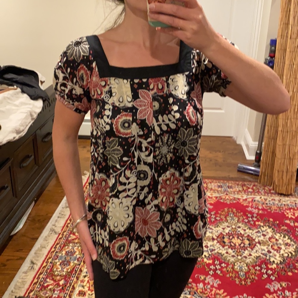 MICHAEL KORS Black/Red/Cream Floral Top size Small